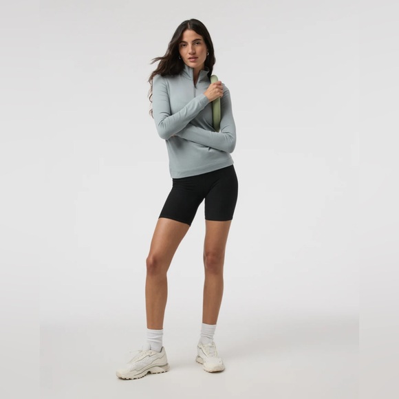 NEW Vuori Halo Essential Half ZipDreamKnit Pullover
Chalk Blue Heather - Picture 8 of 9